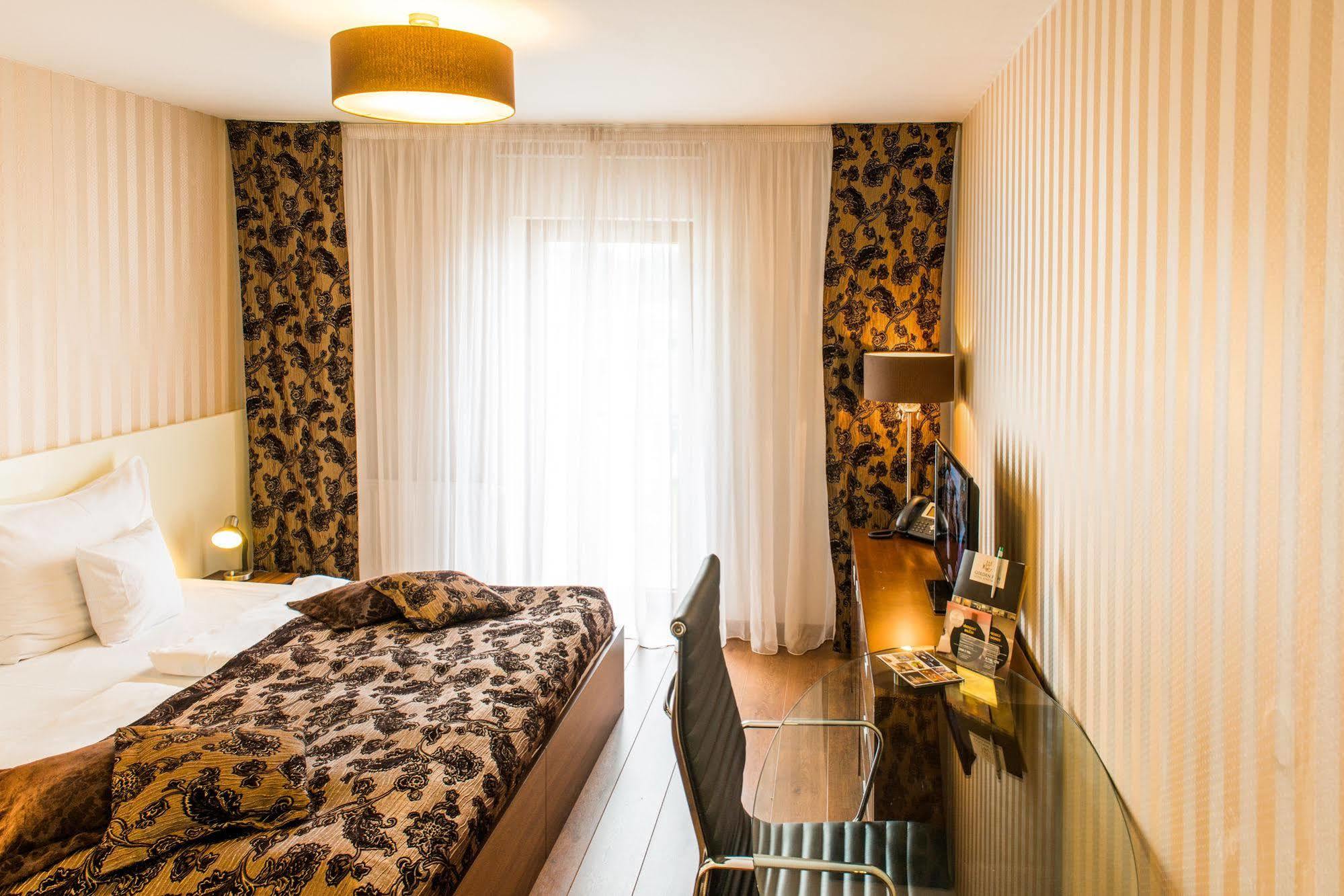Golden Fish Apartmany Xia Пльзень Экстерьер фото